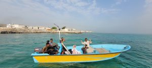 قایق مسافربری گروه های تفریحی یا ماهیگری کد L۱۰۱ از بندر مقام به جزیره لاوان یا (مارو )